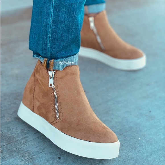 HP💕 Hidden Wedge Sneakers - Picture 4 of 4